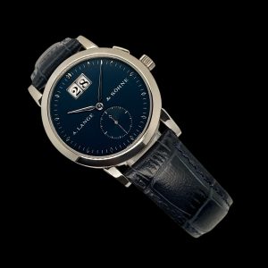 A. Lange & Söhne Saxonia 18K Weißgold Box Papiere Ref. 105.027
